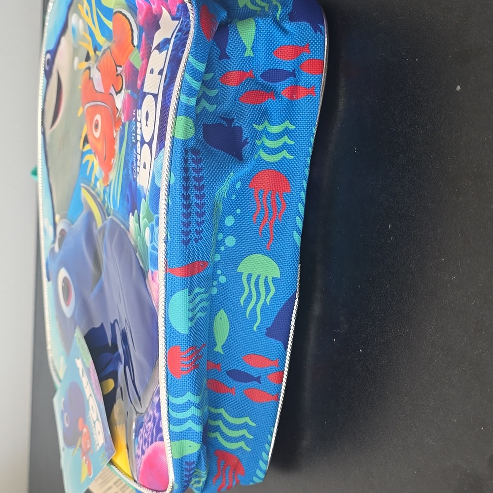 Finding Dory Disney Pixar Lunchbox - Picture 3 of 5